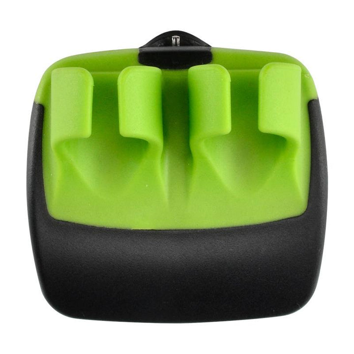 "Fingerskalare i grön och orange, ergonomisk design, kökspryl för säker och enkel hantering av frukt och grönsaker."