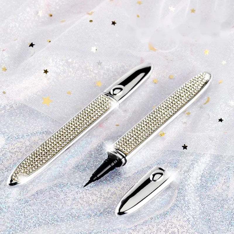"Flerfärgad självhäftande eyeliner för kvinnor, vattenfast och kladdfri applicering, i nyanser av roséguld och svart."