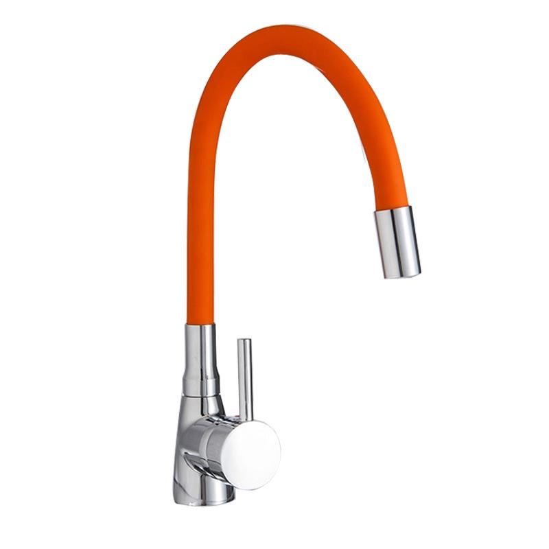 "Flexibelt svart/orange silikonförlängningsrör för kök, justerbart och universellt, passar de flesta kranar."