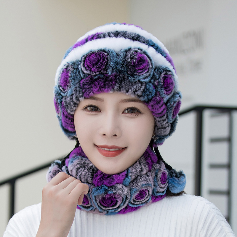 "Fluffig dam fuskpälsmössa i olika färger för varm vinterkomfort och stil, women's accessories."