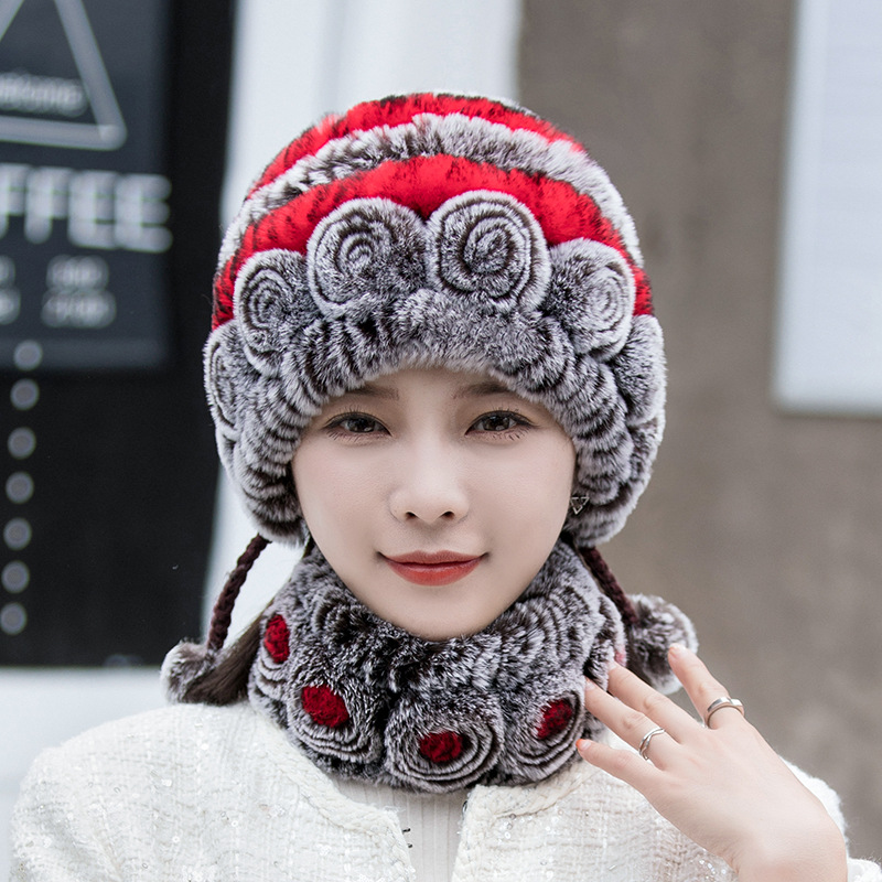 "Fluffig dam fuskpälsmössa i olika färger för varm vinterkomfort och stil, women's accessories."