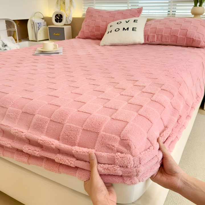 Lyxigt och mjukt spännlakan i fluffig polyester, sängkläder för vintern med hög komfort.