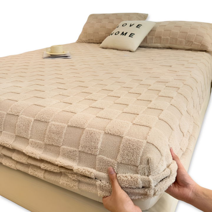 Optimal komfort med detta fluffiga spännlakan i polyester, perfekt vinterlakan.