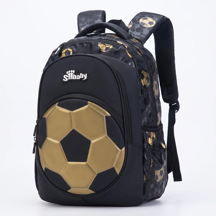 Sportig barnryggsäck med tydligt fotbollstryck, perfekt för skola och fritid.