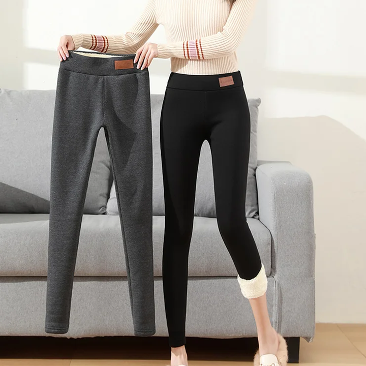 "Framsida av kvinnors varma fleecefodrade leggings, hög midja och elegant design för kallt väderkomfort."