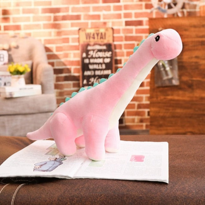 Grönt gigantiskt Diplodocus mjukdjur, detaljerat plyschgosedjur, idealiskt som present för barn.