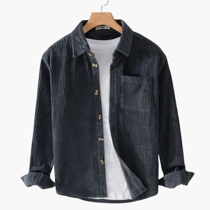 Stilren marinblå overshirt herr med oversized passform. Ett mångsidigt casual plagg för herrmode.