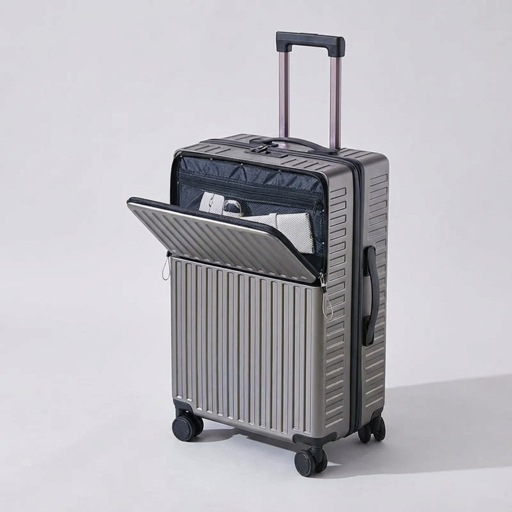 Smart grå Travelift spinner-resväska med framfack, idealisk kabinväska för den moderna resenären.