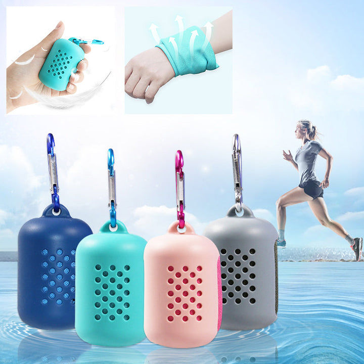 "Grön mikrofiber snabbtorkande sporthandduk för utomhusaktiviteter, kompakt och hudvänlig, perfekt för träning."