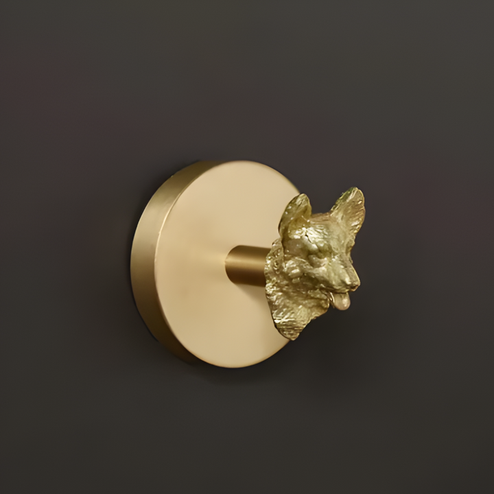 Väggkrok i guld med djurmotiv. En unik klädkrok som förhöjer din heminredning.