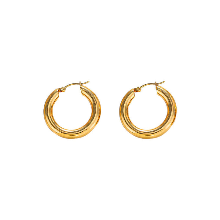 Guldfärgade ringörhängen i rostfritt stål, olika storlekar, elegant look för alla tillfällen och stilpreferenser.