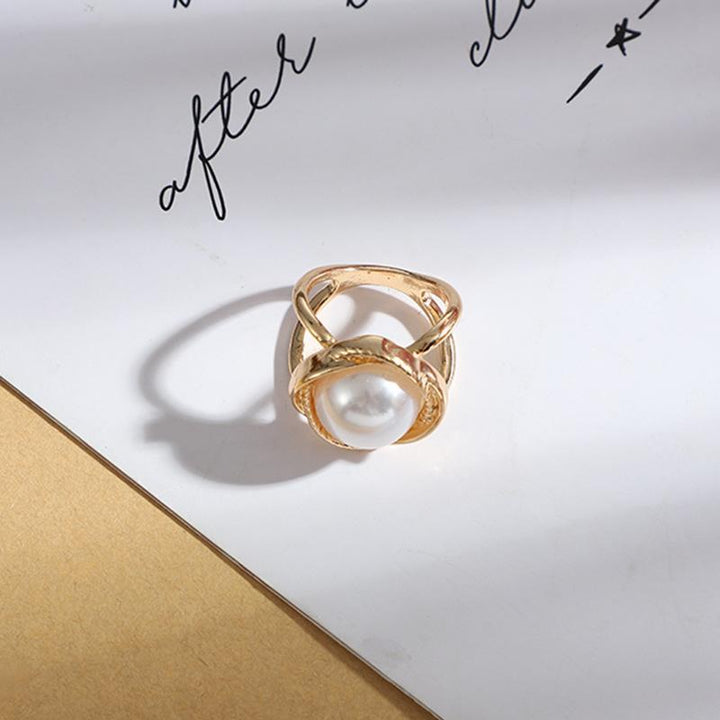 "Gyllene silkespänne med strass och pärlor, elegant accessoar för kvinnor, lyxig legering, sofistikerad stil."