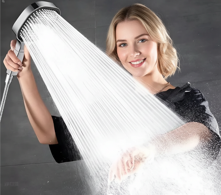 Högtrycksduschhuvud med filtrering, turbo-boost. Stilren design för en renare och mer kraftfull dusch.