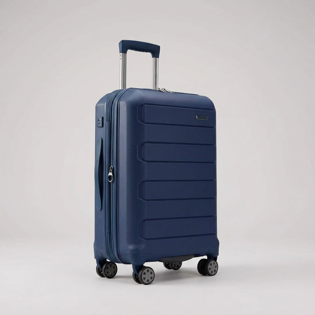 Robust bagage med integrerade spinnerhjul. Slitstark hårdskalig resväska för trygg packning.