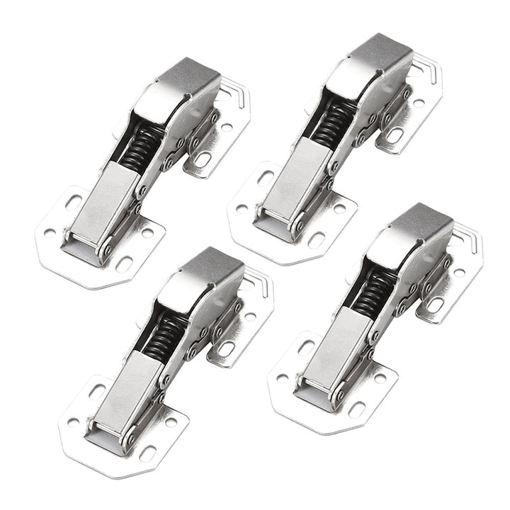 Hålfri och slitsfri gångjärn på en trädörr, robust konstruktion i nickelpläterat stål, enkel och sömlös installation.