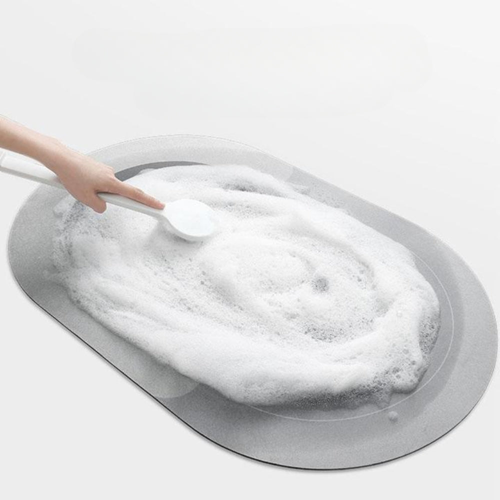 Stilren halkfri badrumsmatta, praktisk design för säkerhet och modern badrumsinredning.