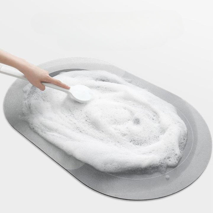Stilren halkfri badrumsmatta, praktisk design för säkerhet och modern badrumsinredning.