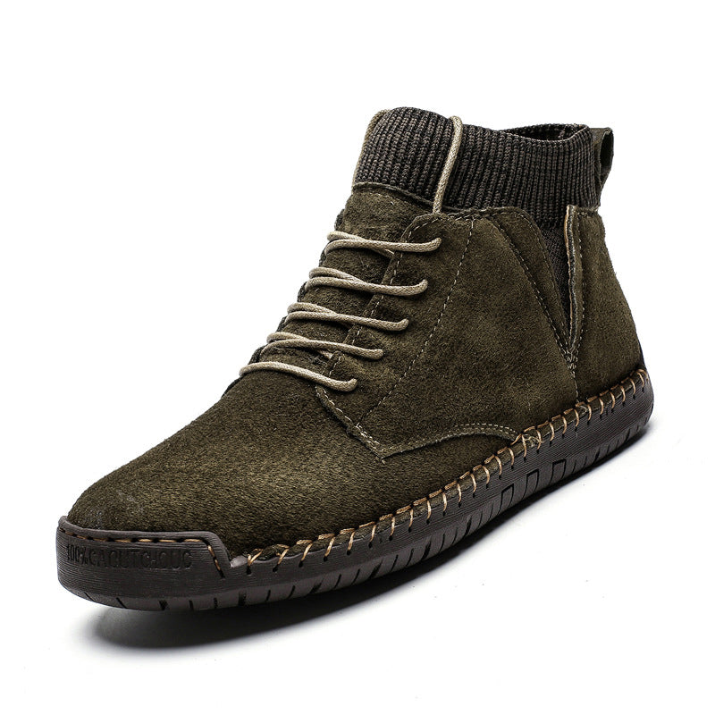 "Hållbara handsydda mid-top sneakers för män i slitstarkt material och urban stil, perfekta för alla tillfällen."