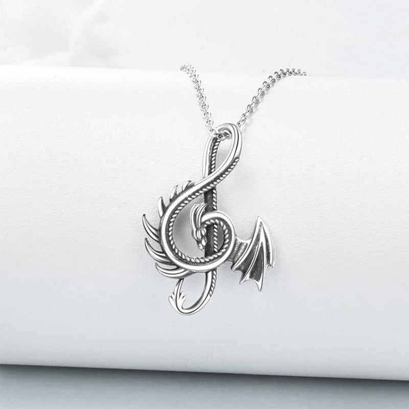"Halsband med drakdesign i legering, detaljerad och elegant för både vardag och fest, symboliserar styrka och visdom."