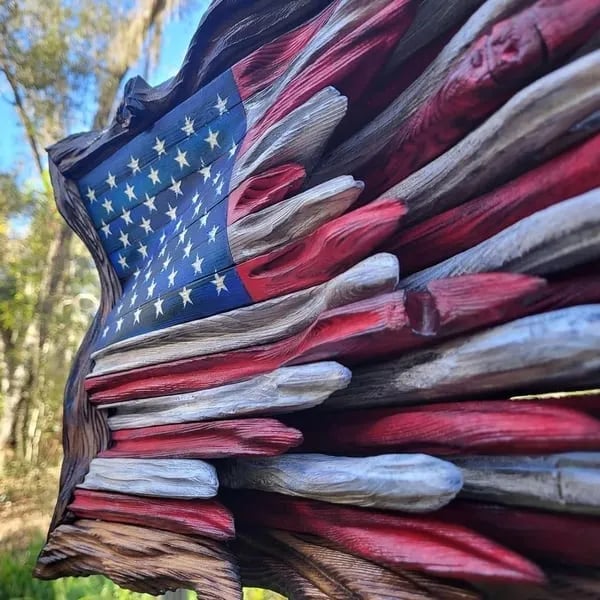 Amerikansk träflagga för utomhusdekor, visar patriotism och stolthet.