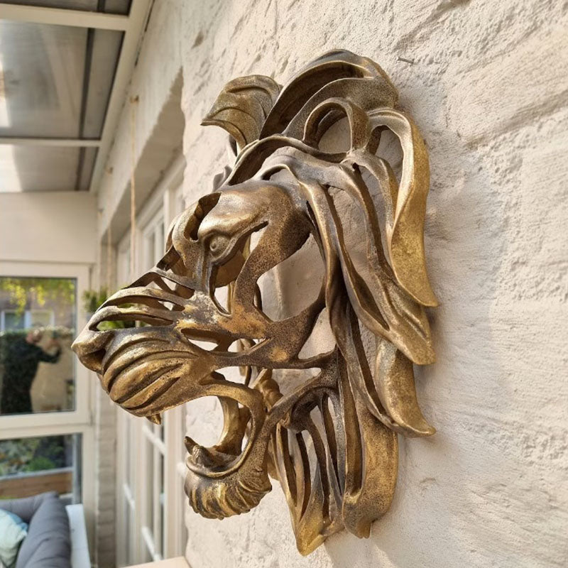 "Handgjord gyllene lejonhuvud väggdekoration i detaljrikt resin, elegant 3D-design för stilfull hemdekor"