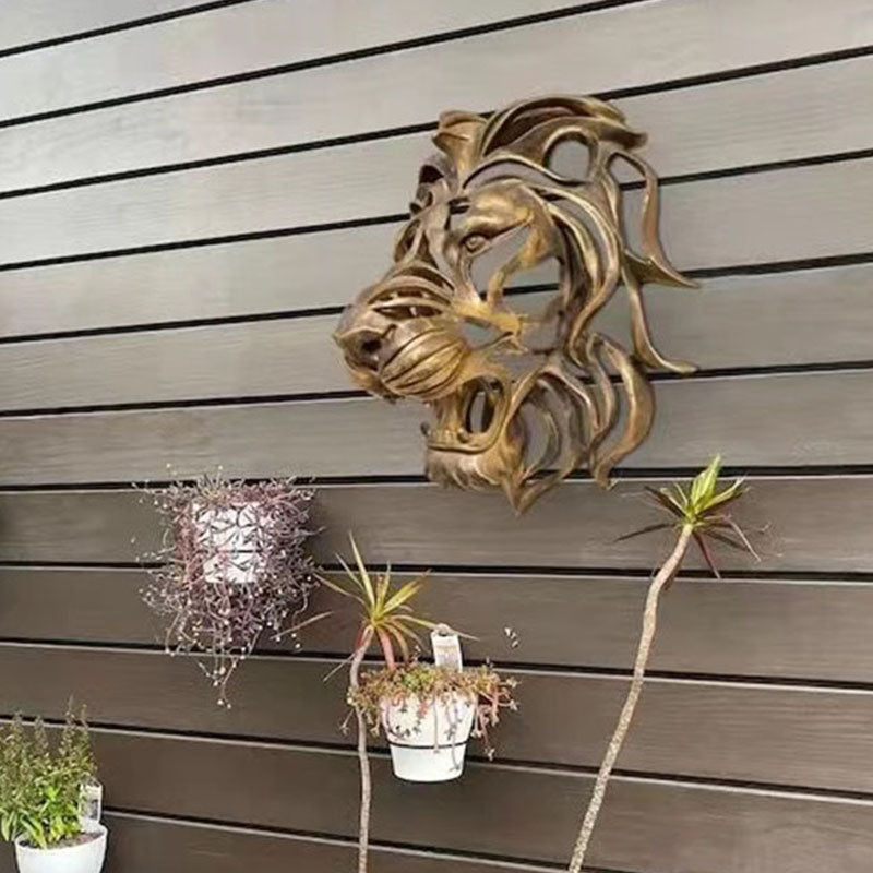 "Handgjord gyllene lejonhuvud väggdekoration i detaljrikt resin, elegant 3D-design för stilfull hemdekor"