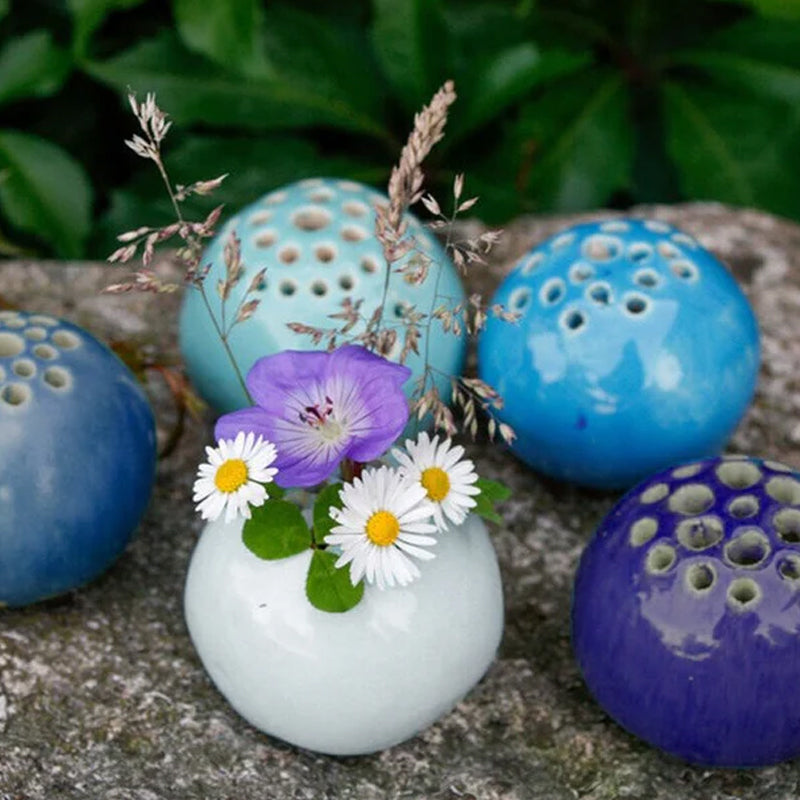 "Handgjord hartsvas för dekoration, perfekt för små blommor, bordsdekor med unik charm och variation i färg och form."