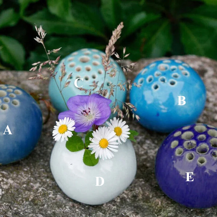 "Handgjord hartsvas för dekoration, perfekt för små blommor, bordsdekor med unik charm och variation i färg och form."