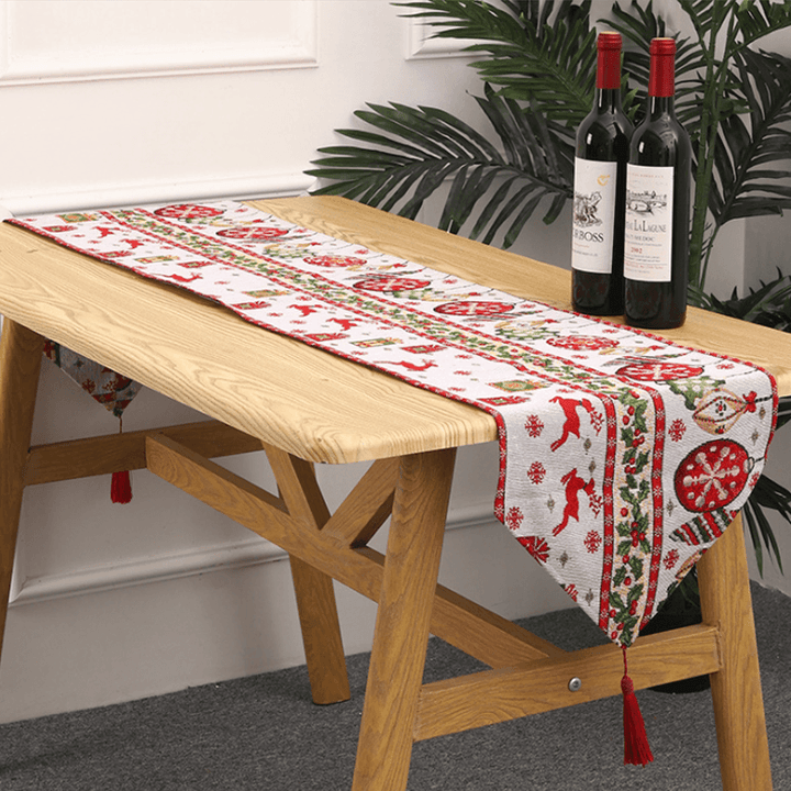 "Handgjord julduk med renar och snögubbar i julfärger, skapar festlig atmosfär, perfekt för heminredning, 180x35cm."