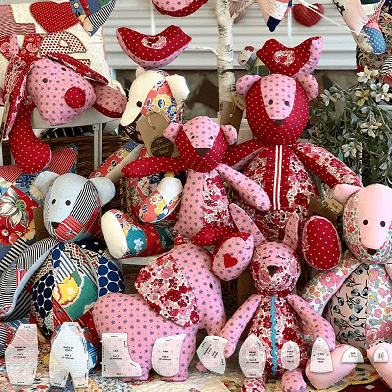 "Handgjord minnesbjörn mall av akryl, perfekt för personlig dekoration. Finns i olika storlekar och färger som visad."