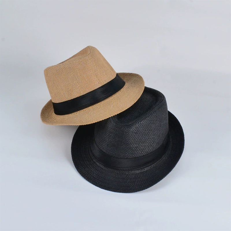 "Handgjord panama solhatt för män i beige, med elegant flätad design och brett brätte för optimalt solskydd på sommaren."