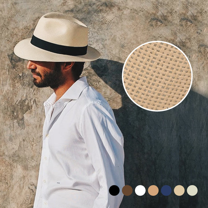 "Handgjord panama solhatt för män i beige, med elegant flätad design och brett brätte för optimalt solskydd på sommaren."