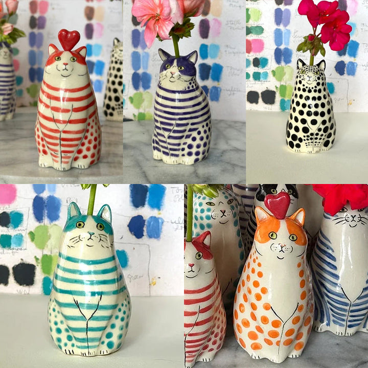 "Handgjord prickig kattvas i keramik, röd, orange, grön, lila, svart; unik heminredning; perfekt för blommor."