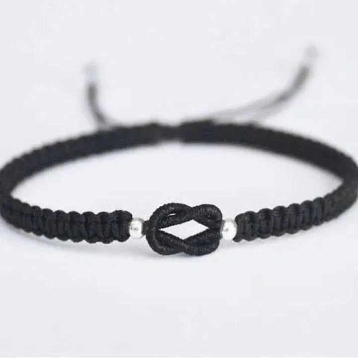 "Handgjort flätat armband för kvinnor, justerbart i flera färger, elegant och tidlös design för dagligt bruk."