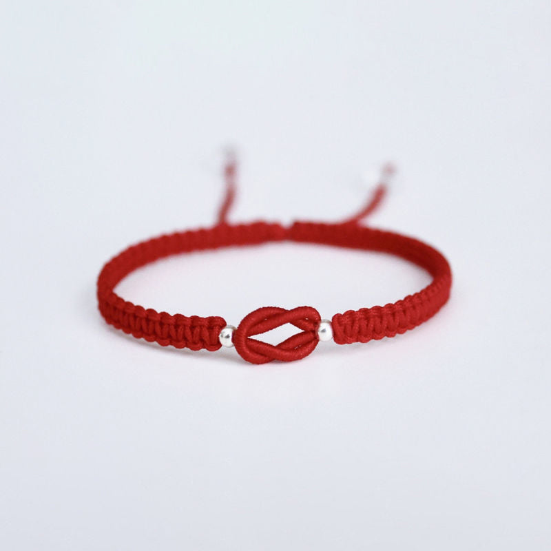 "Handgjort flätat armband för kvinnor, justerbart i flera färger, elegant och tidlös design för dagligt bruk."