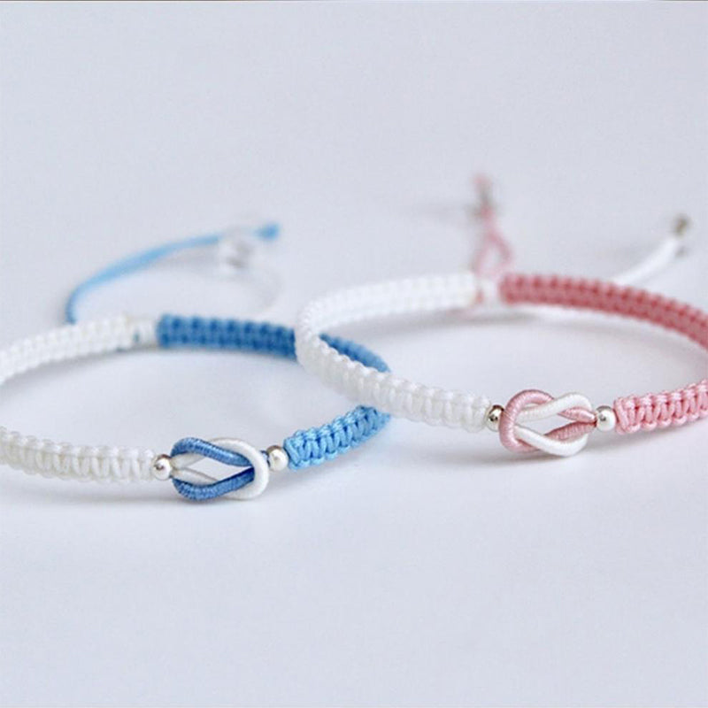 "Handgjort flätat armband för kvinnor, justerbart i flera färger, elegant och tidlös design för dagligt bruk."