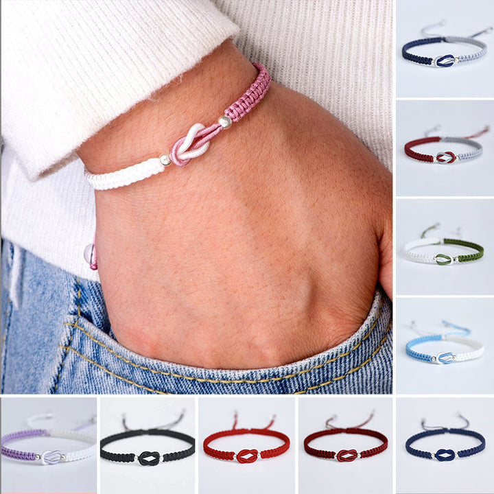 "Handgjort flätat armband för kvinnor, justerbart i flera färger, elegant och tidlös design för dagligt bruk."