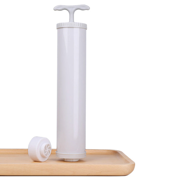 "Hängande vakuumpåsar för klädförvaring, transparent design med 5 öglor, skyddar kläder från damm och fukt, 120x60 cm."