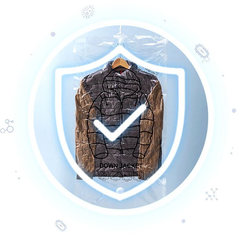 "Hängande vakuumpåsar för klädförvaring, transparent design med 5 öglor, skyddar kläder från damm och fukt, 120x60 cm."