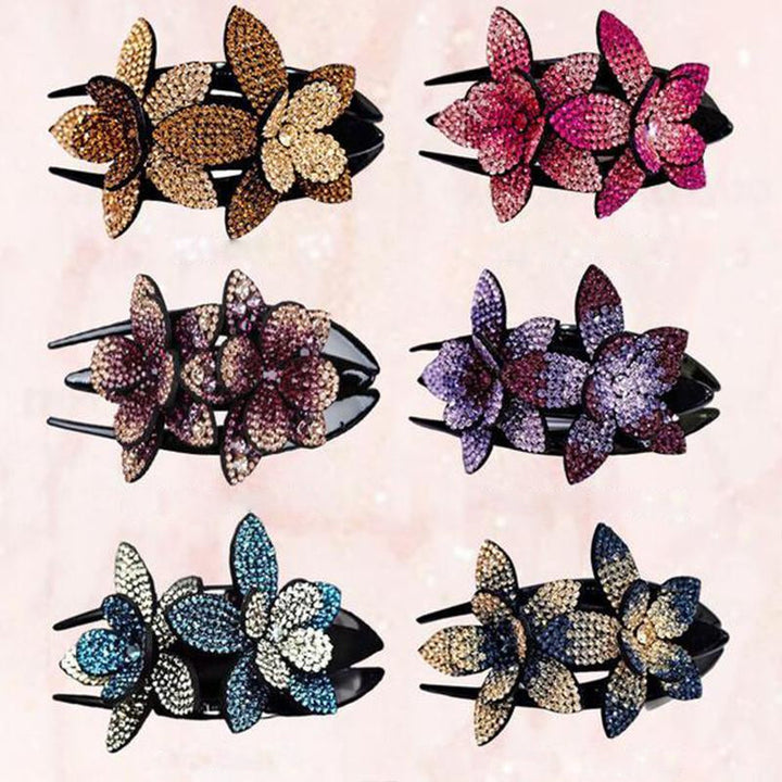 "Hårklämma med strass och dubbla blommor för kvinnor, elegant design med glittrande detaljer i olika färger."
