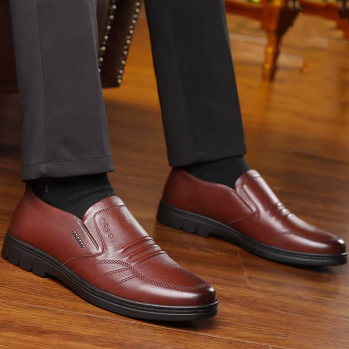 Svarta eleganta herr loafers. Adam slip-on skor med dämpad sula, perfekta formella kontorsskor.