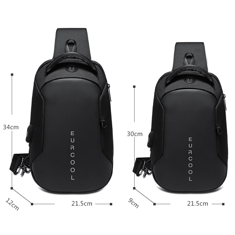 "Herr axelväska i PVC med USB, tredimensionell dyna, elegant design, vattenavvisande material, svart färg."