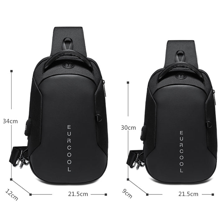 "Herr axelväska i PVC med USB, tredimensionell dyna, elegant design, vattenavvisande material, svart färg."