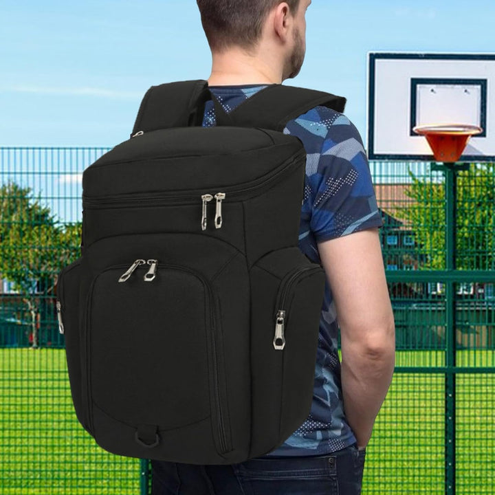 Robust herrryggsäck av oxfordtyg, 30L. Vattentät botten. Idealisk sportväska för basketutrustning.