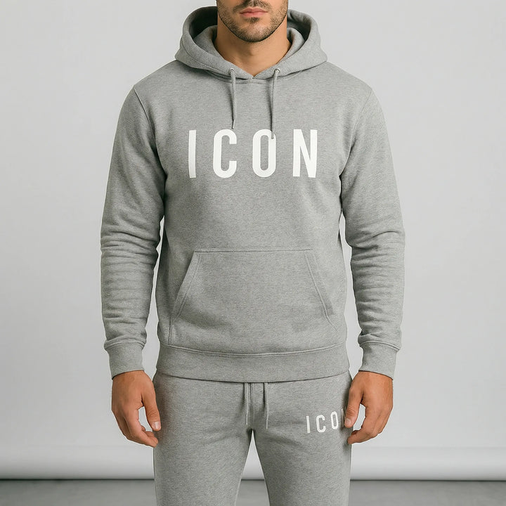 Mjukt herrset med hoodie och joggingbyxor. Idealisk loungewear för män under hösten.