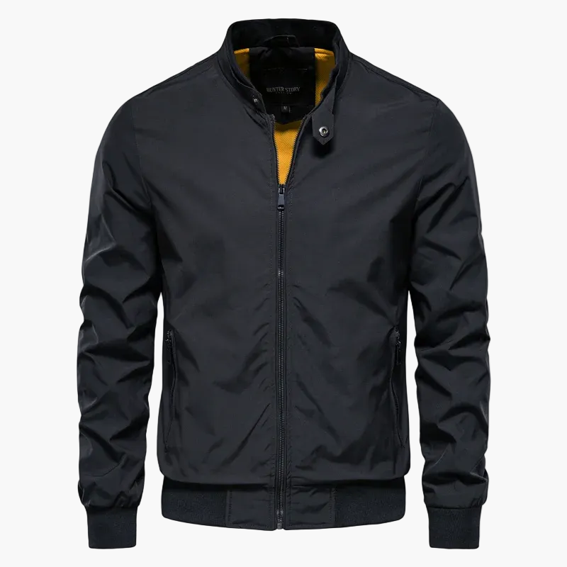 Herr bomberjacka med ståkrage i stilren design. Perfekt som ytterplagg och fritidsjacka för modern stil.