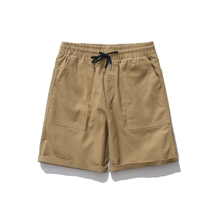 "Herr cargo shorts i lätt bomull, framifrån, med praktiska fickor, idealiska för sommaren i grön, khaki eller svart."