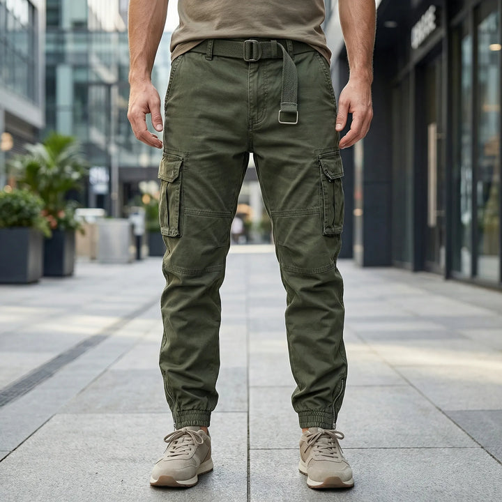 Herr cargobyxor smal passform "James". Stilrena vardagsbyxor med stretch och praktiska fickor för modern komfort.