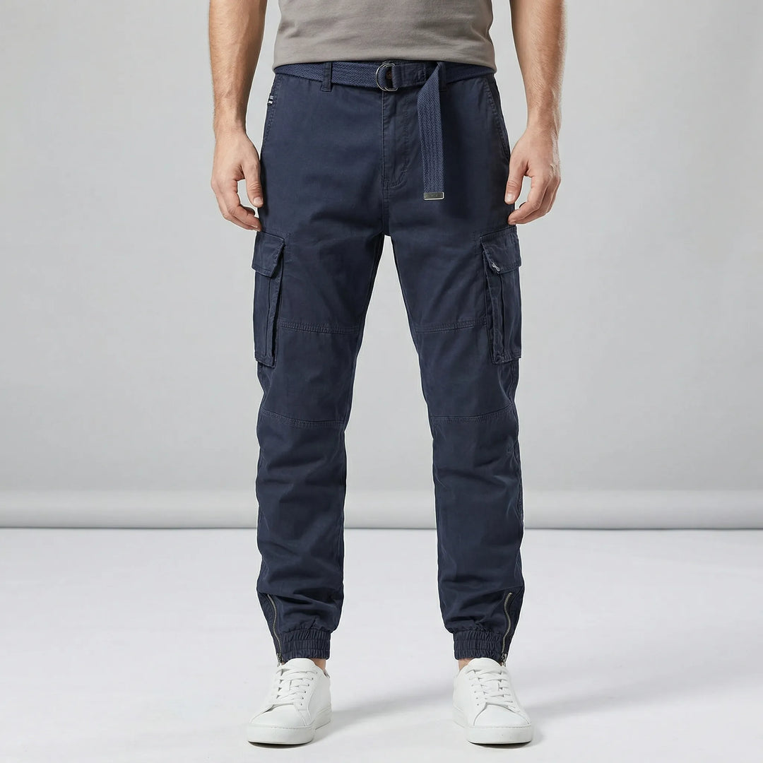 Casual herrbyxor "James" i smal cargomodell. Idealiska fritidsbyxor med fickor för en avslappnad men stilren look.