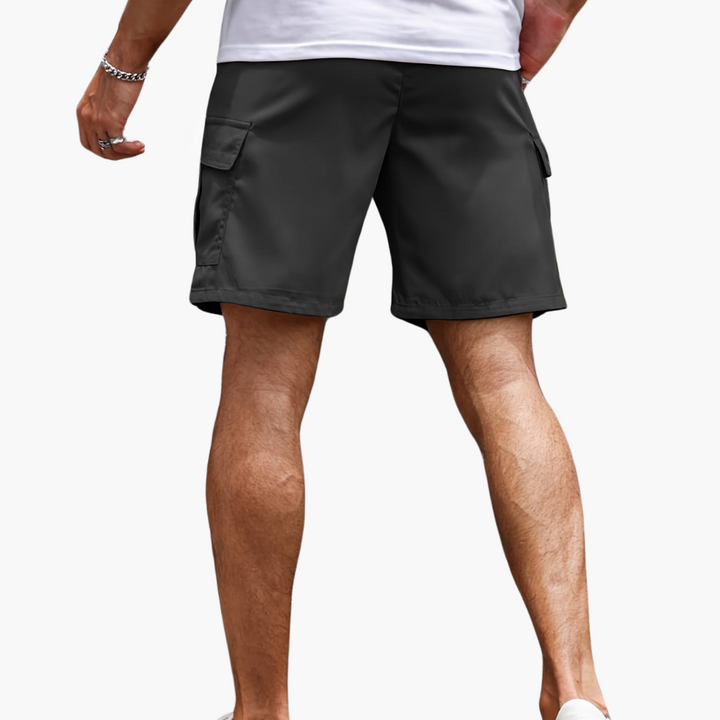 Herr cargoshorts med praktiska sidfickor, perfekta för outdoor och casual mode.